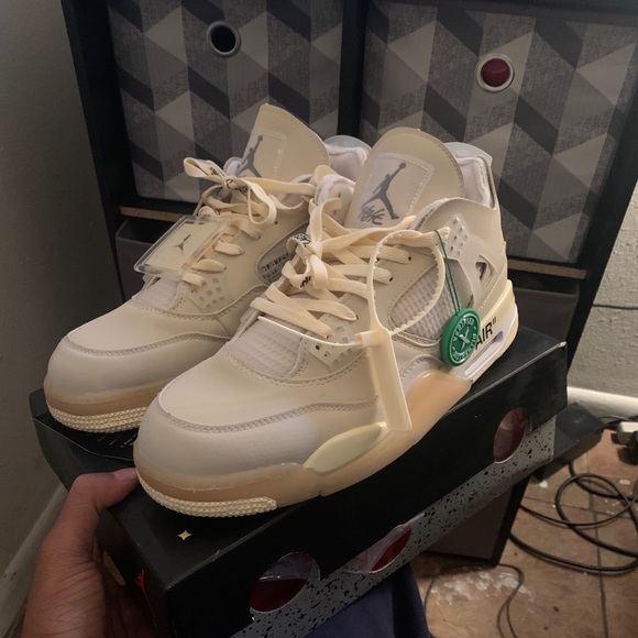 Jordan OfF white 4s - Picture 4 of 4